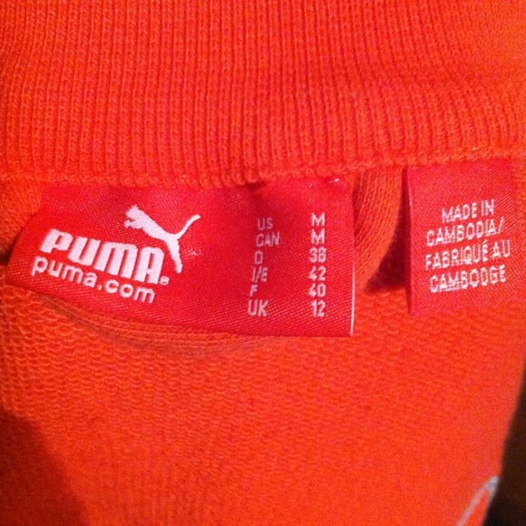 ✋SOLD✋Puma sweat jacket - Picture 3 of 3