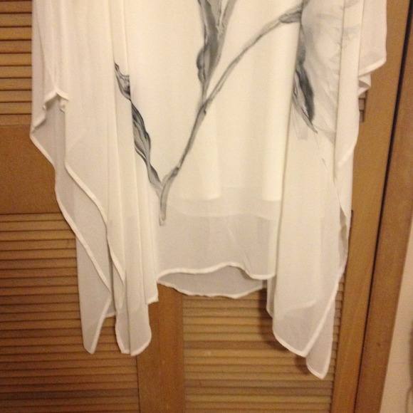 Beautiful top! - Picture 2 of 2