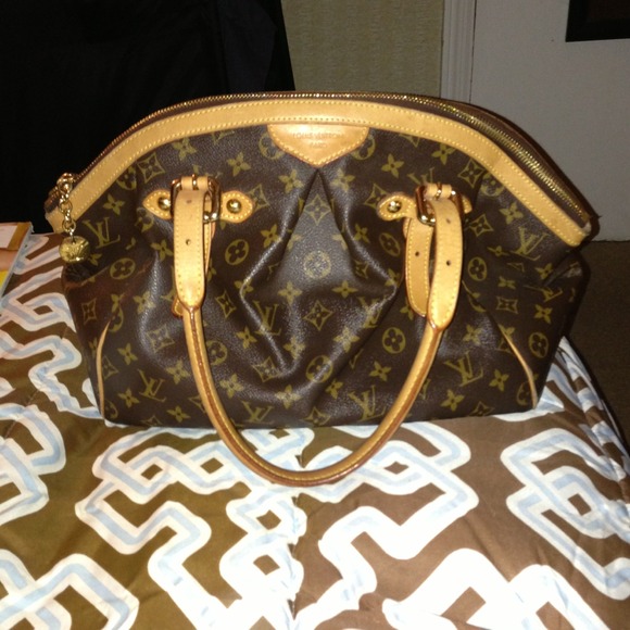 RESERVED  Louis Vuitton tivoli gm