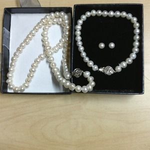 Fresh water pearl set