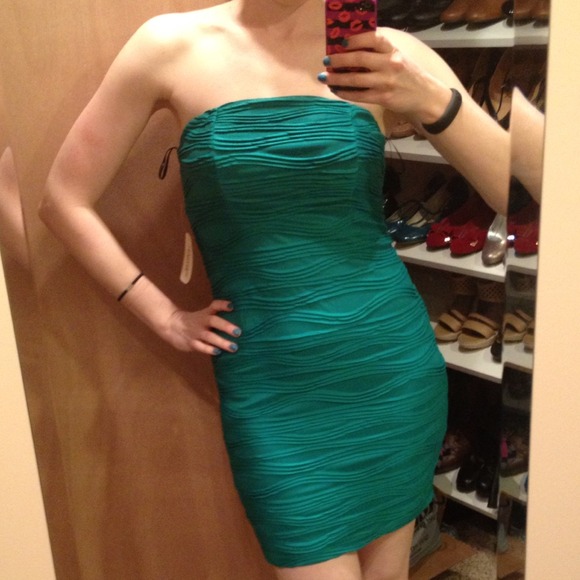 **SOLD in bundle** Emerald strapless dress