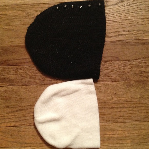 2 cute beenies!