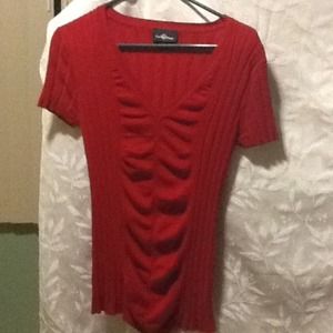 V-neck ruffled shirt