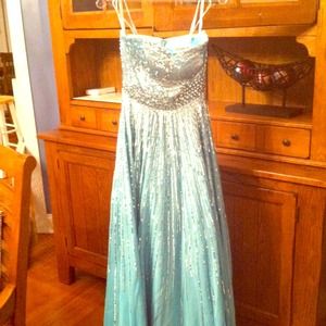 Sherri Hill formal dress