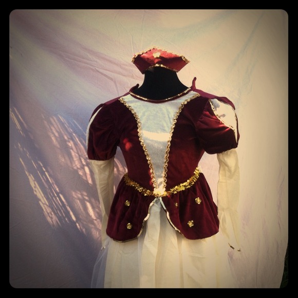 Victorian queen gown !