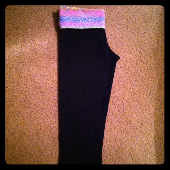 ✨Victoria Secret yoga crop bling pants✨