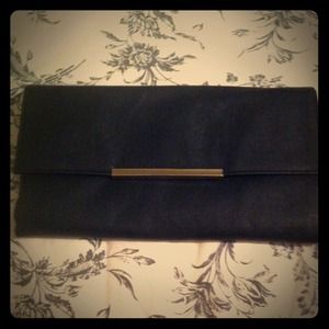 Black clutch