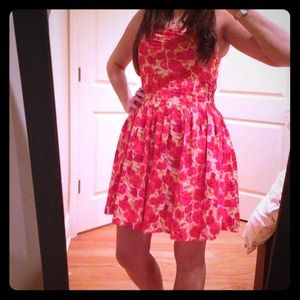 Strapless floral dress. Forever 21. Medium.