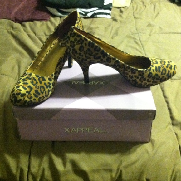 New in box leopard print high heels size 9