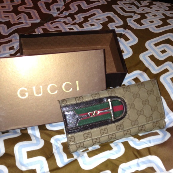 SOLD Authentic Gucci continental wallet