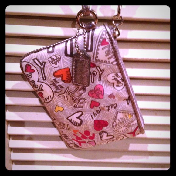 Coach Poppy wristlet