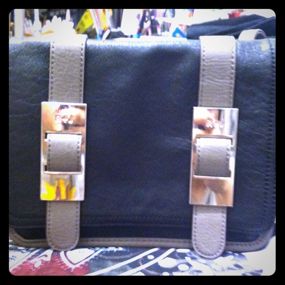Nice small purse, two sided.