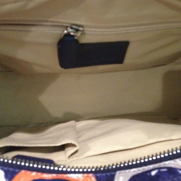 ✨SOLD✨Coach legacy signature c Candace carryall - Picture 4 of 4