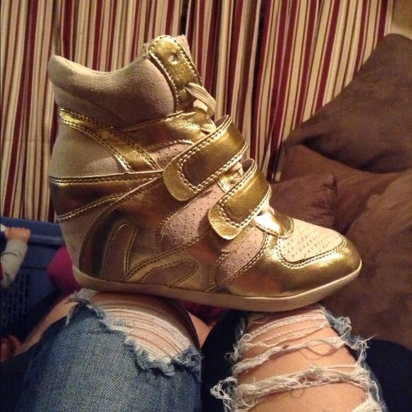 Wedged high heeled sneakers