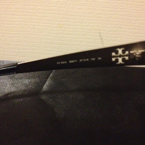 💥SOLD💥Authentic Tory Burch Sunglasses - Picture 3 of 4