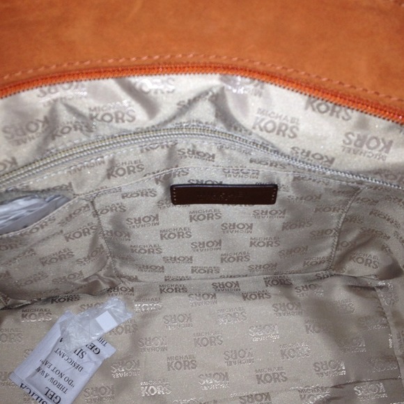 Authentic Michael Kors handbag lg tote NWT - Picture 3 of 4