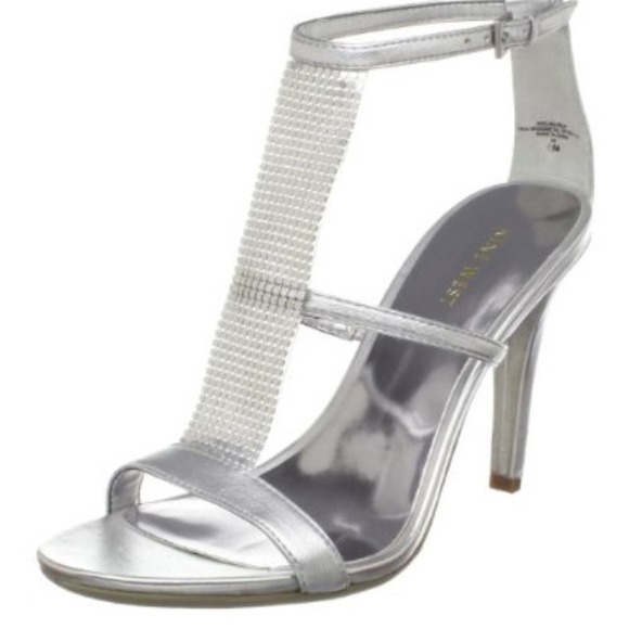 REDUCED💰Nine West Metallic Strap Pump