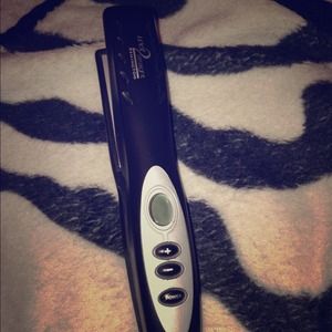****Reserved**Wet to dry hair straightener.