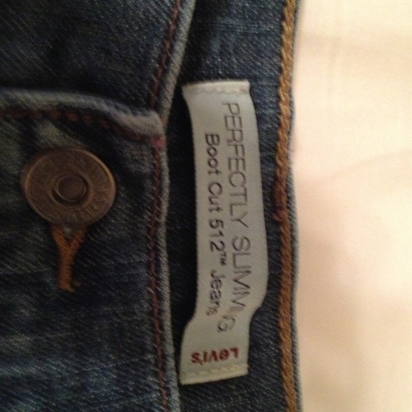 Size 8 Medium Levi's boot cut jeans