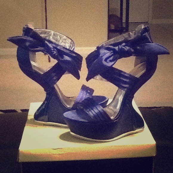 Shoes - 🔴Sale🔴 Moon blue gravity heels