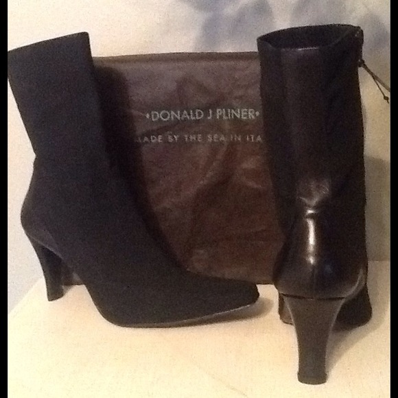 Donald J Pliner Boot Size 9