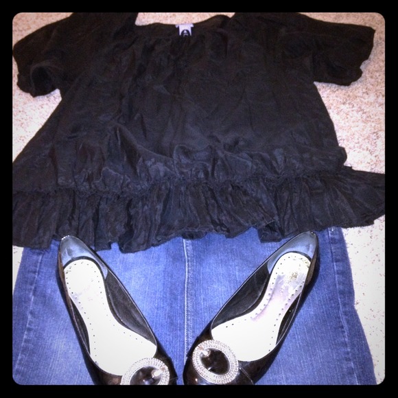 Gap maternity Medium Top& denim skirt bundle.
