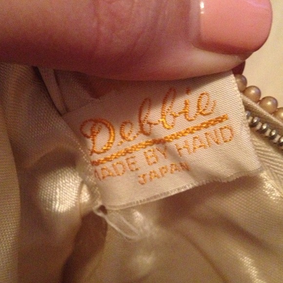 🎉HOST PICK🎉Vintage Hand Bead Sequin Tulip Clutch - Picture 2 of 4