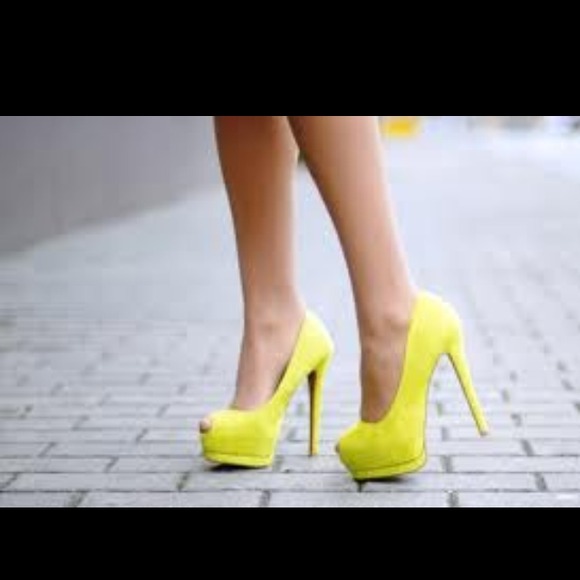 ✖SOLD ON EBAY✖ Shoedazzle Cameo Pumps Shoes
