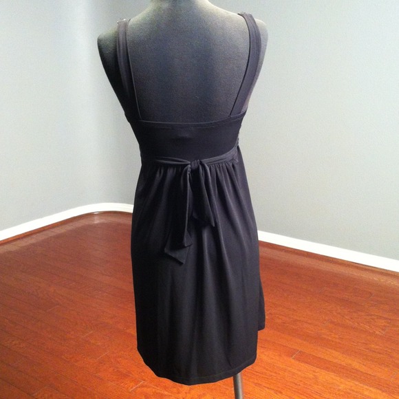 Beautiful Black Cocktail Dress. Awesome Price. - Picture 2 of 2