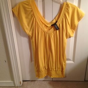 ❌Sold❌jayvljayYellow shirt