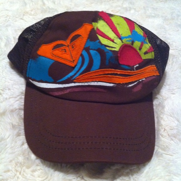 Roxy snap back hat