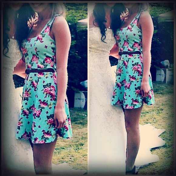 BUNDLE FOR @aecraw02 floral dress/coral shirt