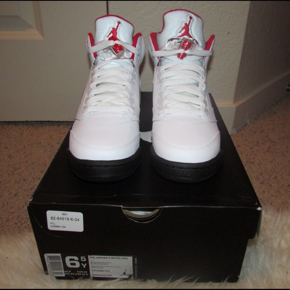 ❌SOLD ❌ !! Jordan 5 'Fire Red'