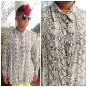 ❌❌SOLD❌❌SnakeSkin Silk Top