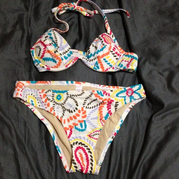 SOLD---------🚨SALE🚨Victoria's secret push up top