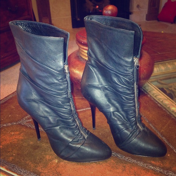 Super cute ankle boots, soft Italian leather