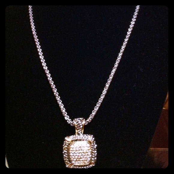 Set of necklace & earring
