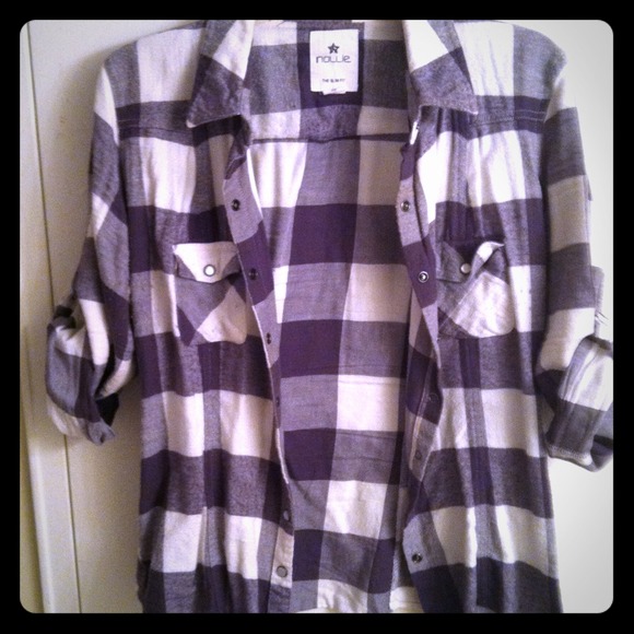 💰SOLD💰Black and White Flannel Button Up