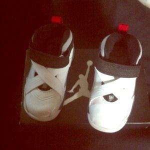 Jordan 8.0 size 5c NEVER WORN!!!