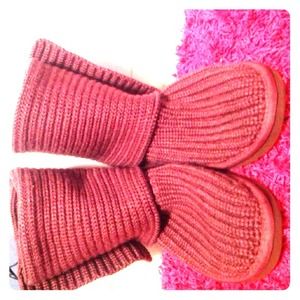Classic Cardy Womens Uggs size 6 in purple/pinkish