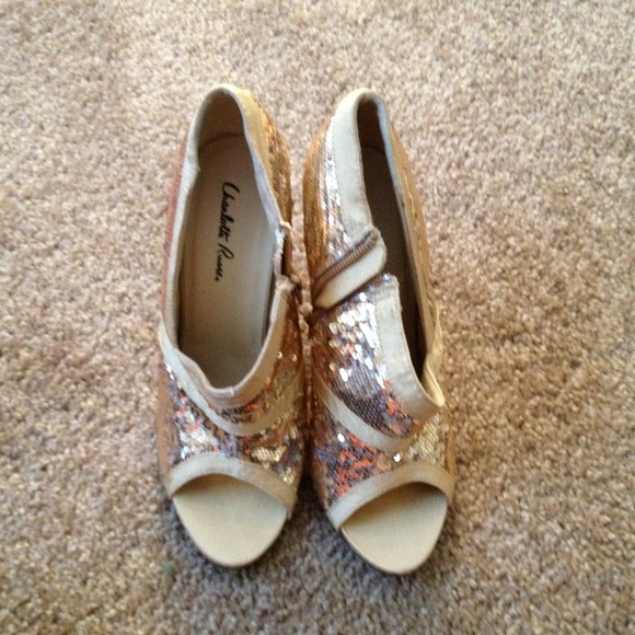 Gold sequin booties - Picture 4 of 4