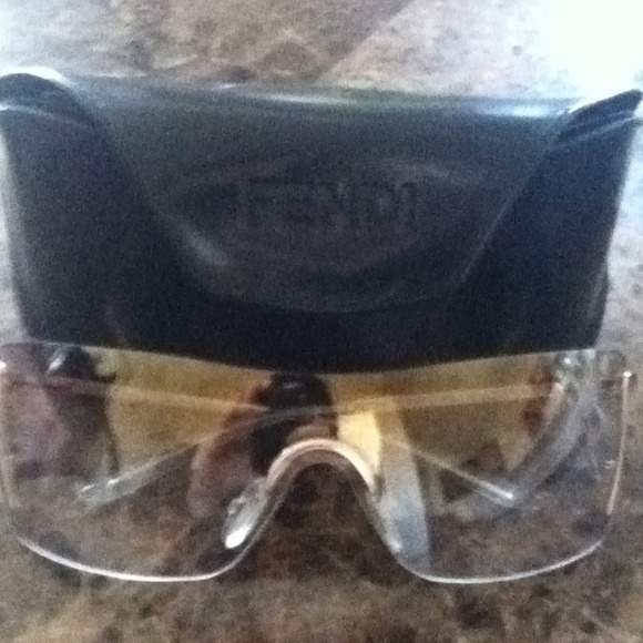 Fendi sun glasses Price cut FENDI