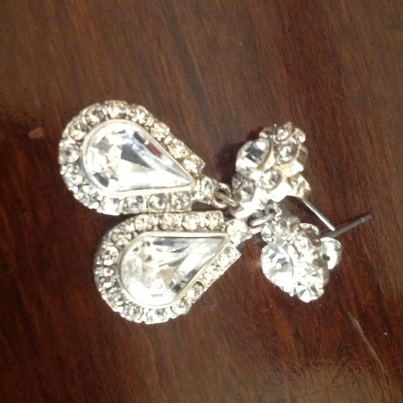 Formal Jewelry Set-SOLD - Picture 2 of 3