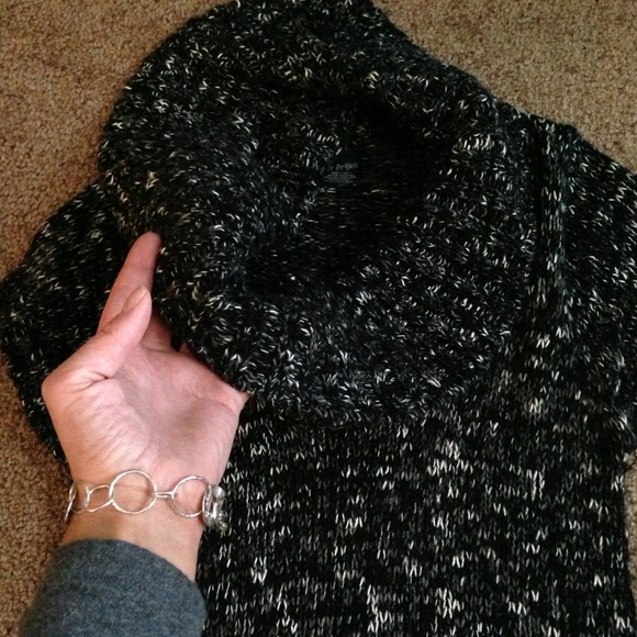 Top - Picture 2 of 2