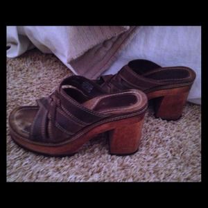 Sketchers CHUNKY sandals