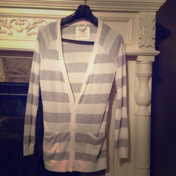 ✨REDUCED✨Aerie long striped sweater