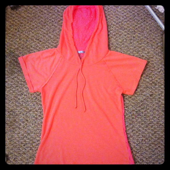 Coral short sleeve sweatshirt!