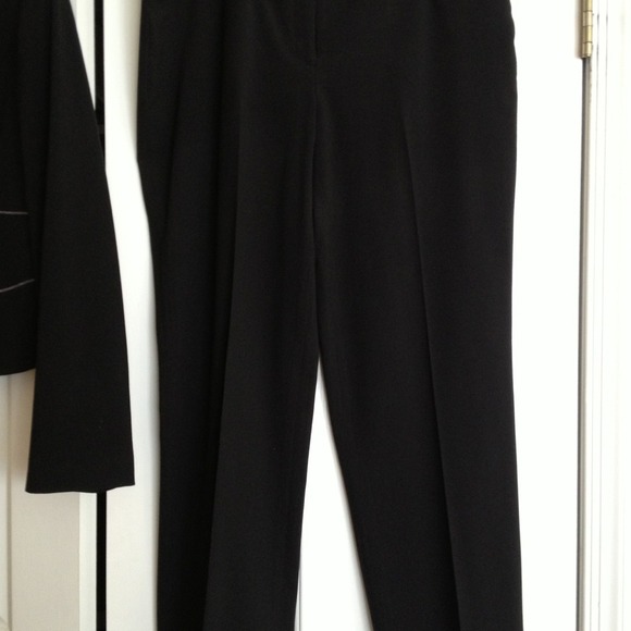 Black & lilac piping.pants suit - Picture 2 of 3