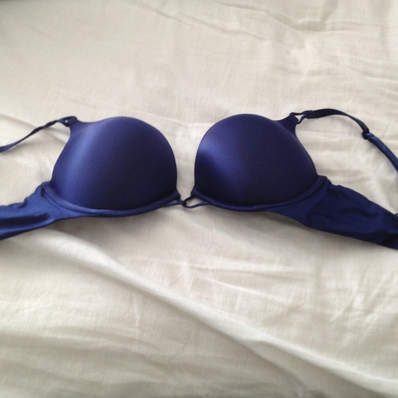 SOLD . Victoria secret push up bra navy blue
