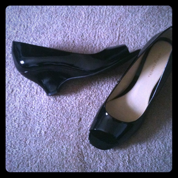 Peeptoe wedges